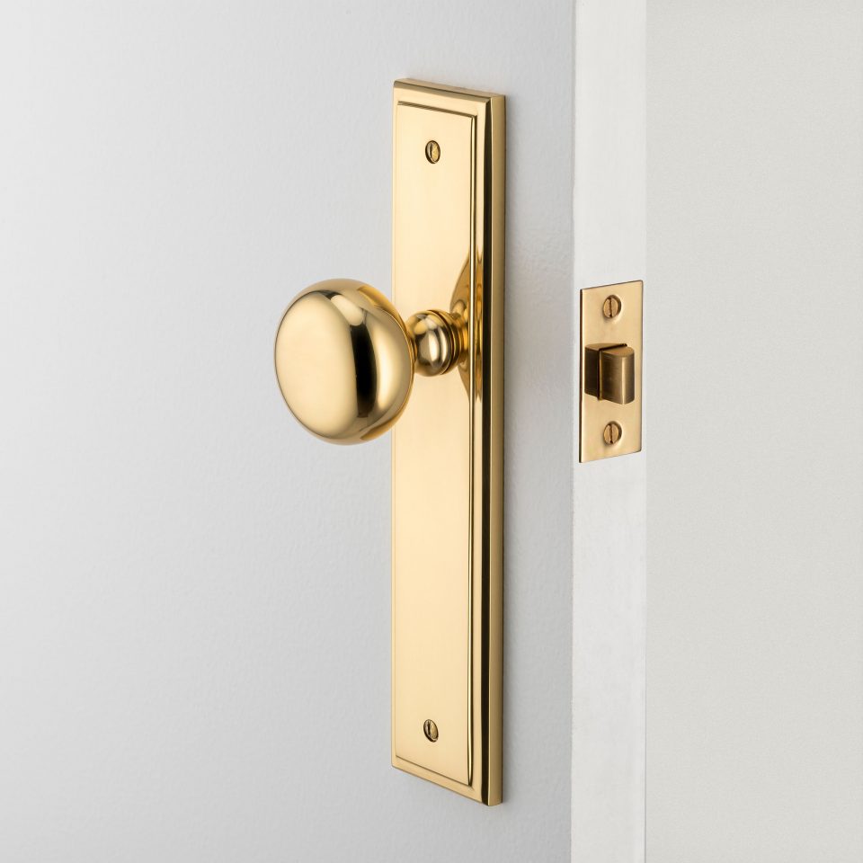 15340E85 - Cambridge Knob - Stepped Backplate - Brushed Brass - Entrance