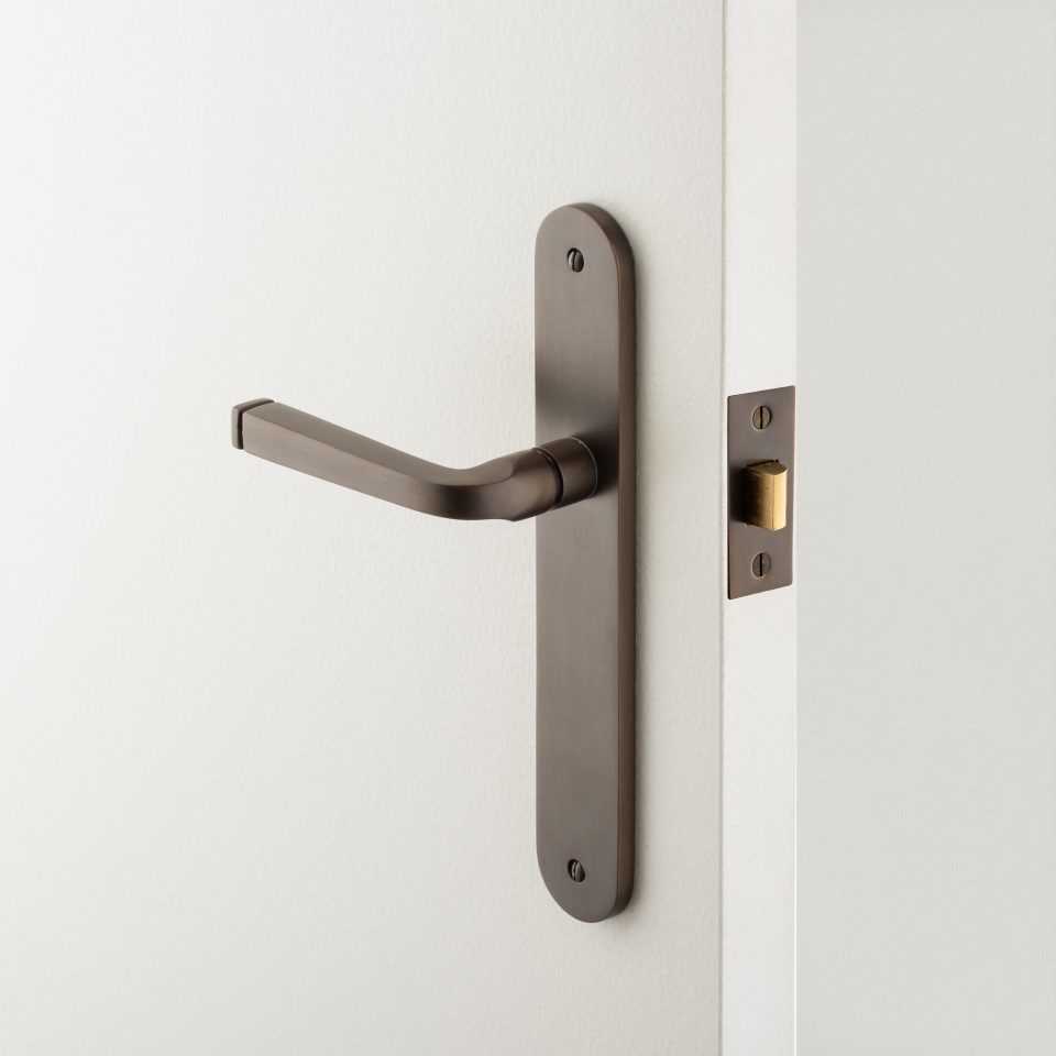 12232E85 - Annecy Lever - Oval Backplate - Brushed Chrome - Entrance